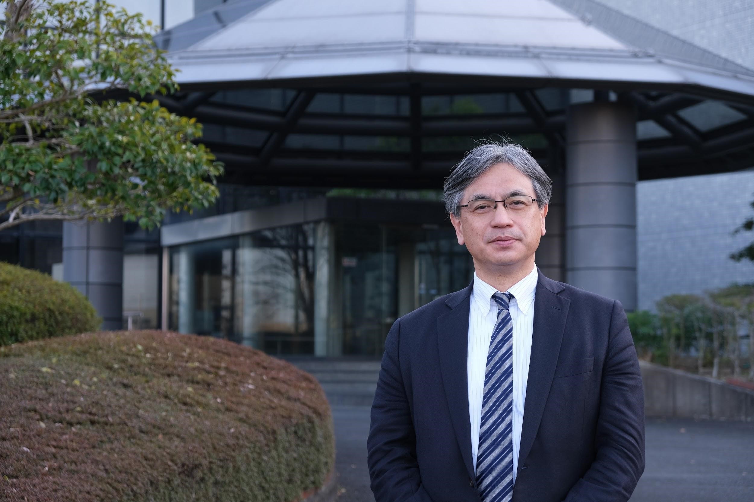 Executive Vice President, Representative Director Advanced Telecommunications Research Institute International (ATR) Hiroyuki Suzuki